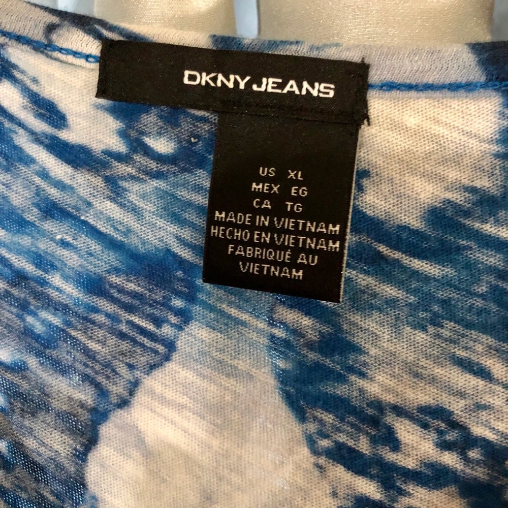 Pretty DKNY Blouse - Picture 2 of 2